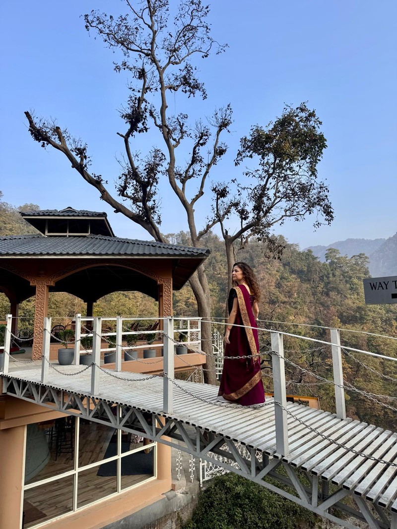 Ioana a devenit instructor de yoga în India Foto: Facebook CJ Sibiu