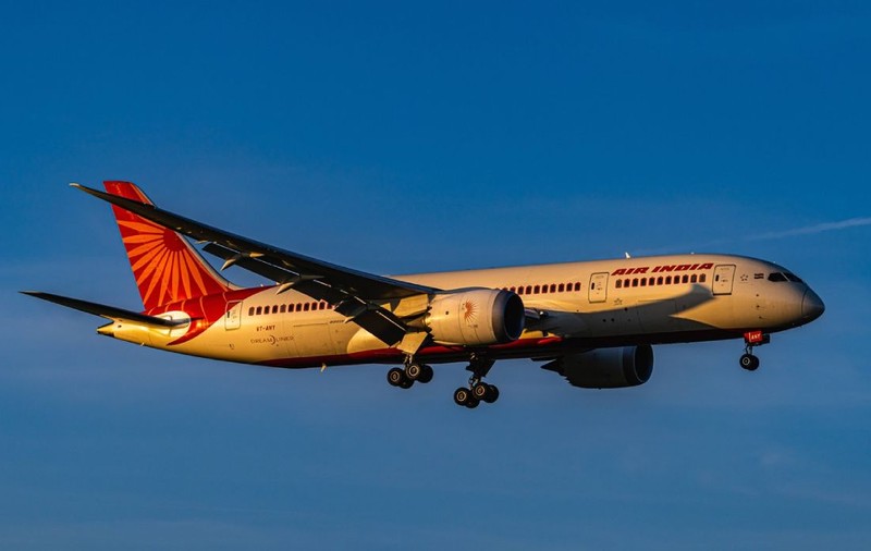 Ce model era avionul prăbușit în India, la Ahmedabad: introdus în circulație în 2011, avea loc pentru 290 de pasageri