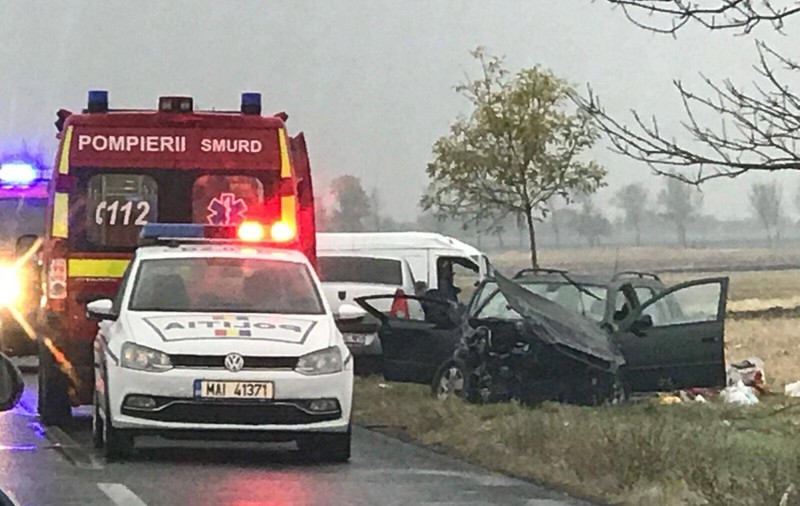 FOTO: Patru răniți, între care un copil de un an și mama lui, într-un accident pe ”Șoseaua Morții”, în județul Buzău