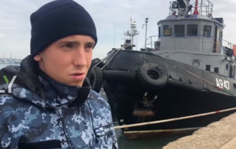 VIDEO | Rusia a publicat înregistrări cu marinarii capturați în strâmtoarea Kerci. Autoritățile din Ucraina spun că ar fi fost torturați