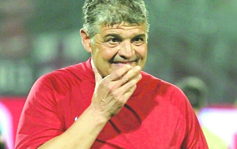 Ando costă 700.000 €