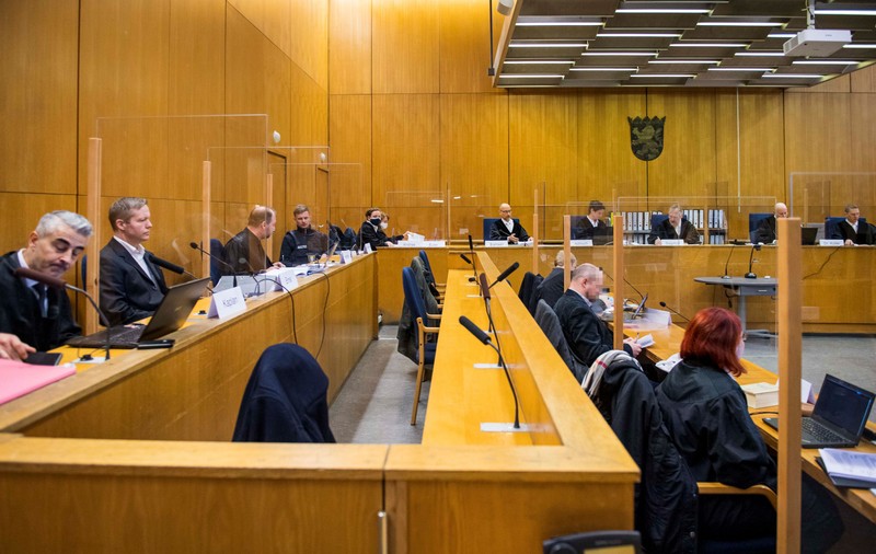 Proprietarul unei clădiri din Germania și-a câștigat în instanță dreptul de a face plajă complet dezbrăcat, în ciuda plângerilor chiriașilor