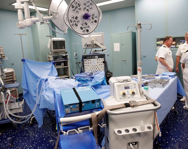 În plină "explozie" de coronavirus în SUA, Donald Trump a anunţat că trimite un "spital plutitor" la New York. Cum arată nava
