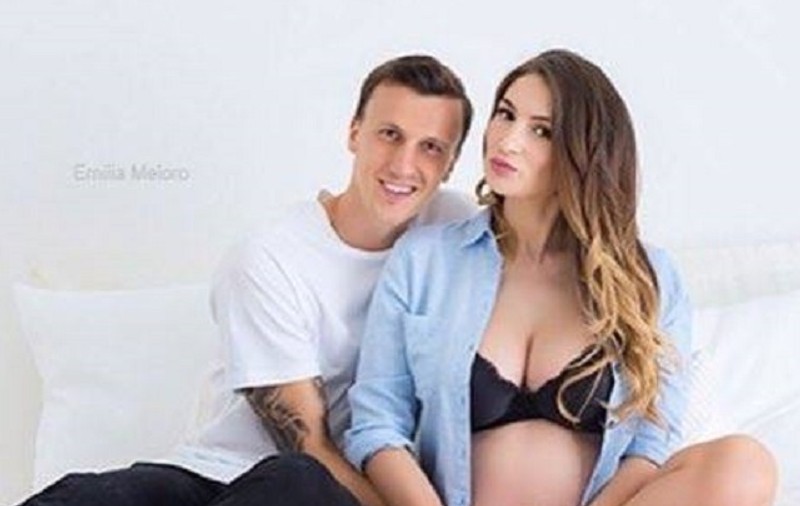 Vlad Chiricheș va fi tată de băiat. Soția căpitanului naționalei de fotbal a Românei este însărcinată în 8 luni