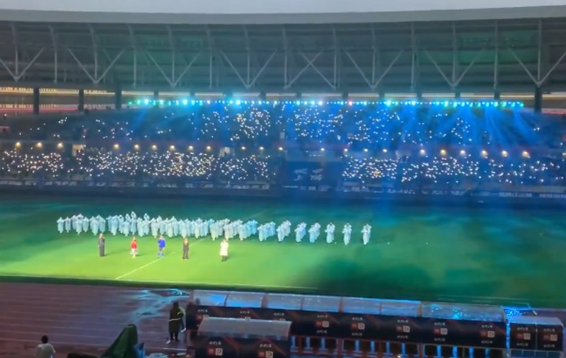 Peste 20.000 de spectatori s-au aflat în tribune la Wuhan, la un meci de fotbal din liga secundă
