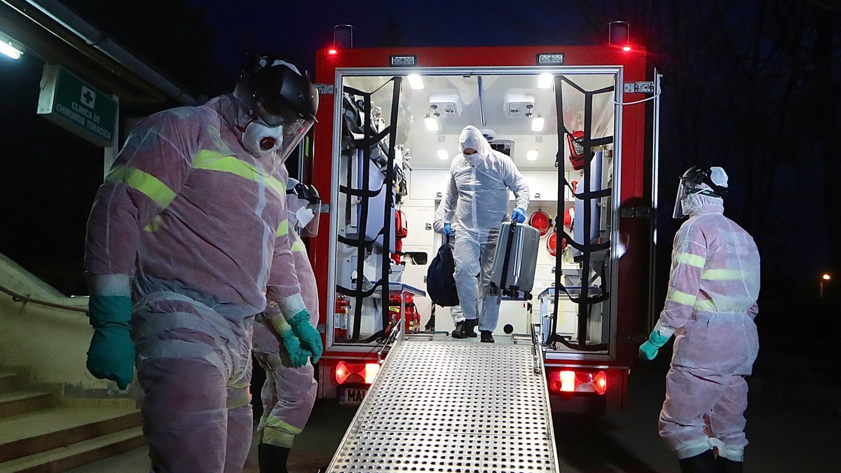 Medic pneumolog: ”Simptomele, în cazul reinfectărilor cu SARS-CoV-2, sunt mai severe”