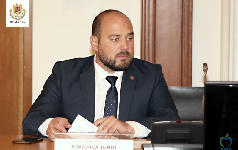 Un deputat PMP anunţă că şi-a anulat pensia specială, prin declaraţie la notariat