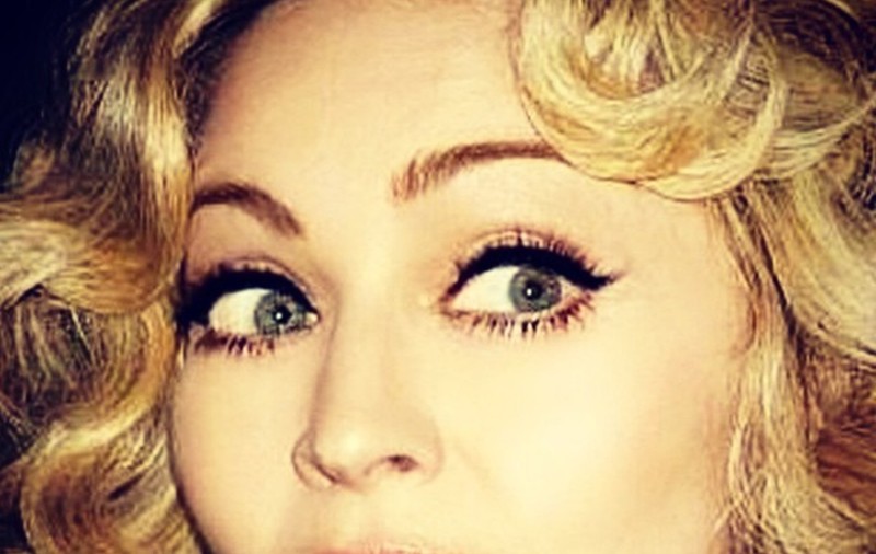 Madonna, acuzată că s-a folosit de atentatele de la Paris pentru a-și promova noul album