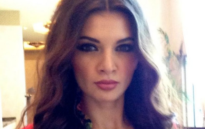 Cadouri scumpe, haine de firmă, călătorii exotice şi avion privat! Vezi de ce LUX se bucură Ramona Gabor în Dubai! FOTO