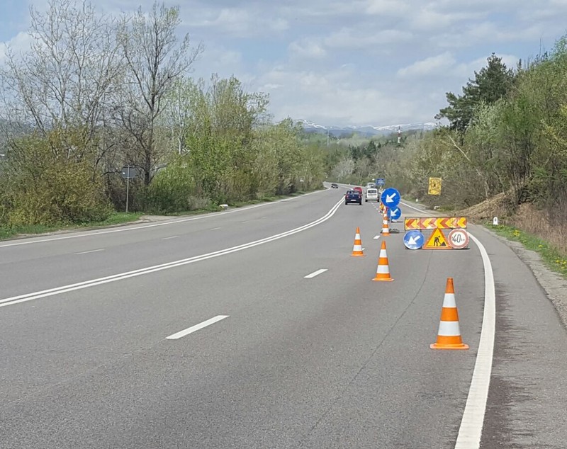Surpare de teren pe DN1! Trafic restricţionat! GALERIE FOTO