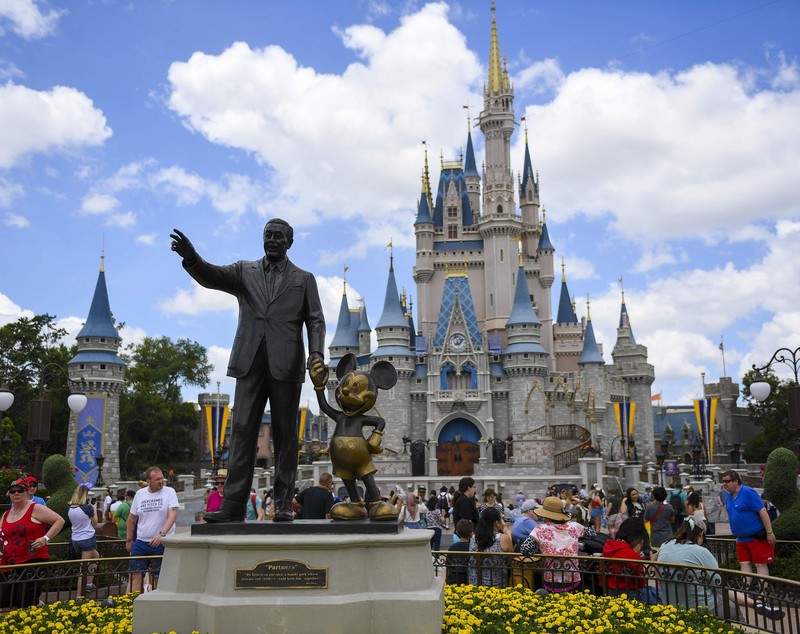 Un tată a dezvăluit cât l-a costat o zi la DisneyWorld cu întreaga familie. Suma este imensă