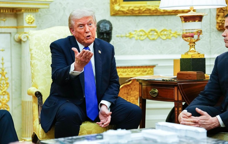 Donald Trump a suspendat imediat tarifele împotriva statelor europene, după o discuție cu secretarul general NATO