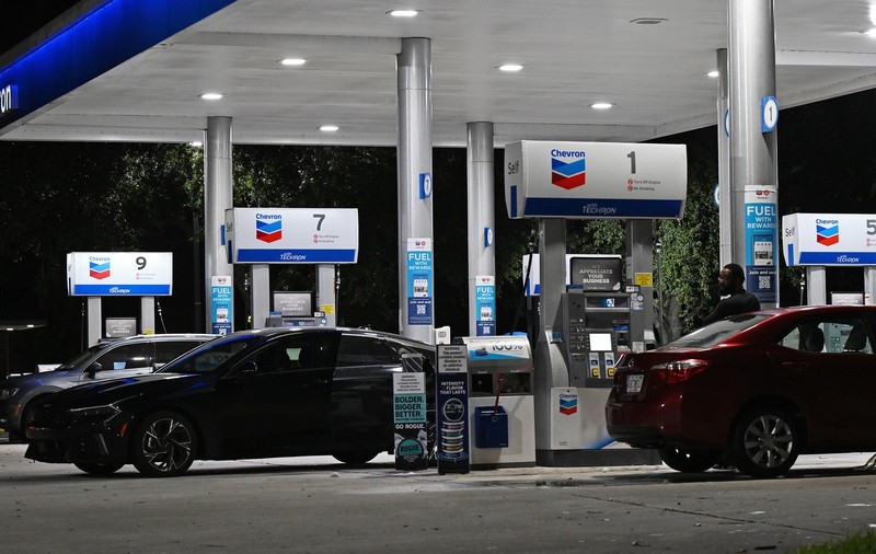 Galonul de motorină s-a scumpit până la o medie națională de 6,53 dolari în SUA Sursa foto: Profimedia