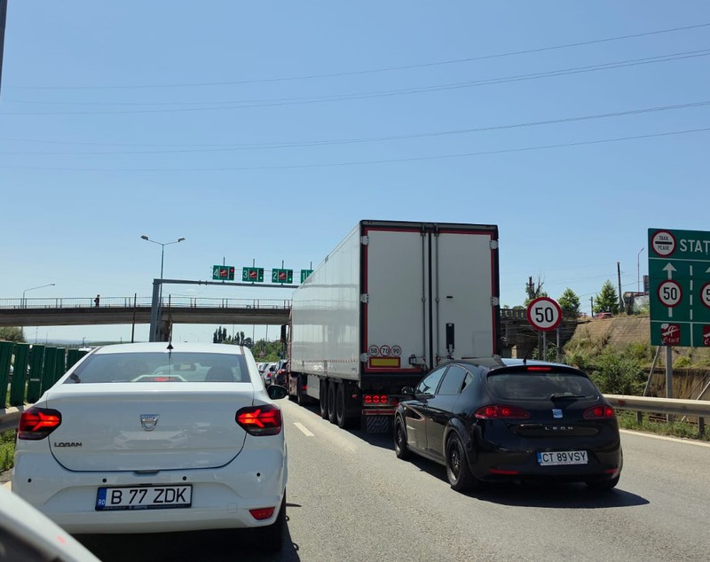 Se circulă bară la bară pe Autostrada Soarelui, înainte și după stația de taxare Fetești
