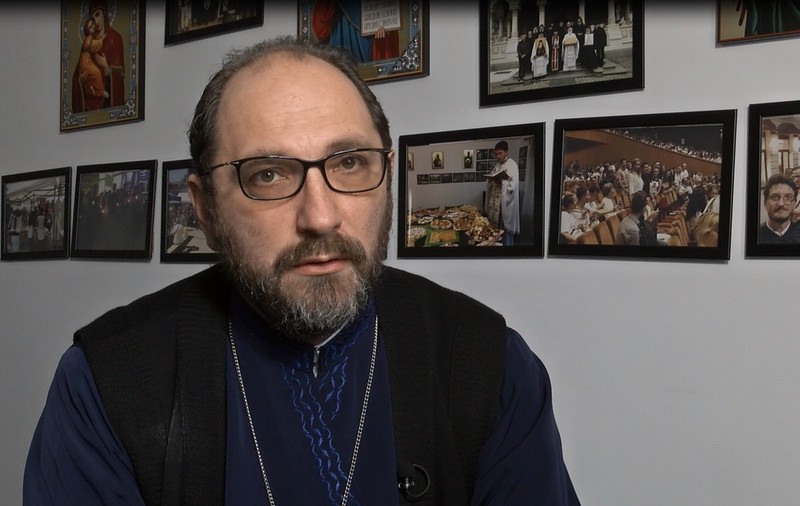 Referendum pentru definirea familiei / Părintele Necula: Referendumul nu este despre cununie religioasă. Homosexualitatea nu e o virtute