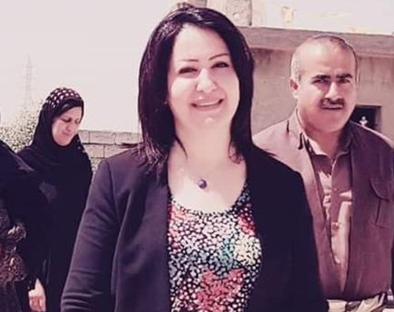 FOTO | Premieră pentru Kurdistanul irakian: O femeie a fost aleasă provizoriu preşedinte al Parlamentului