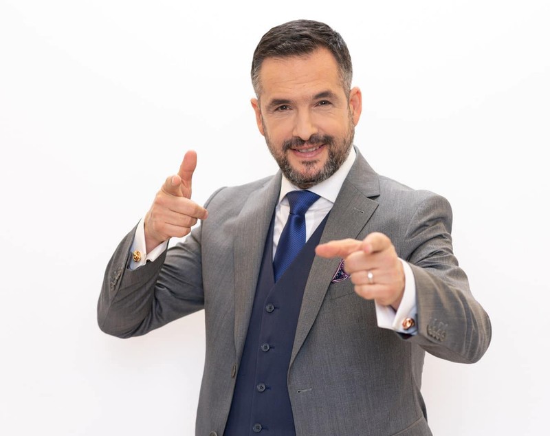 Mădălin Ionescu revine în televiziune, la șapte luni de la demisia de la Metropola TV. Unde va putea fi văzut. „Sper ca și acum astrele să fie în favoarea acestei asocieri”