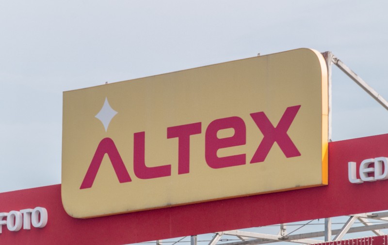 Altex preia un lanț cunoscut de magazine de bricolaj din România, care are 32 de locații în țară