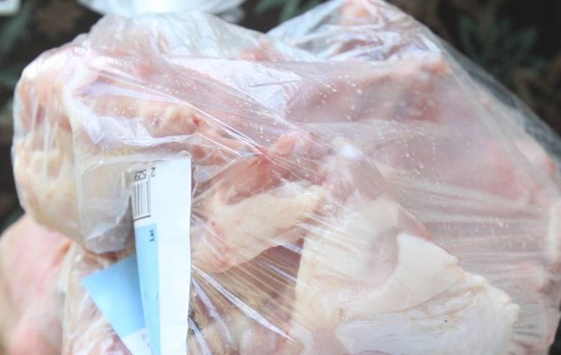 COTNTROALE ÎNAINTE DE PAŞTE! Amenzi de 850.000 de lei pentru mai multe societăţi care comercializează carne şi fructe