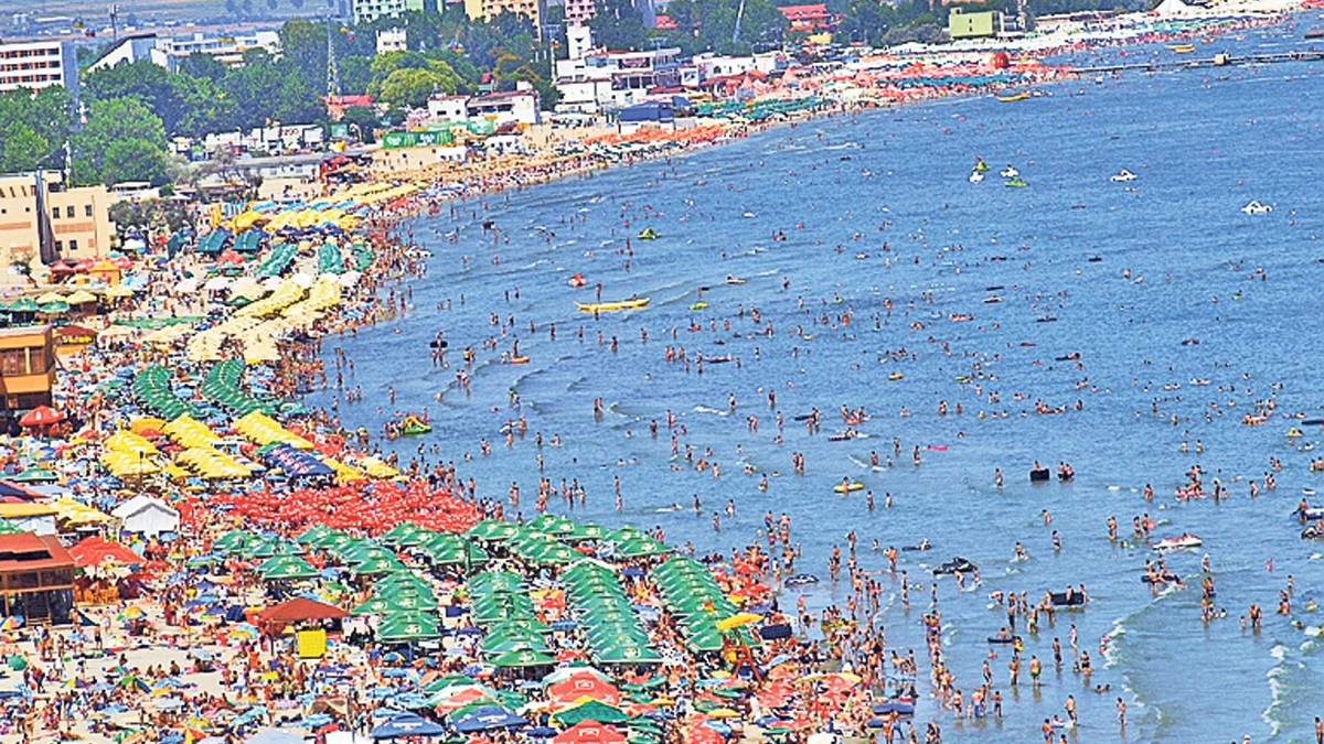 Ministerul Turismului vrea să înființeze POliția Turistică, iar aceasta va amenda turiștii care intră în apă în ciuda avertismentelor salvamarilor