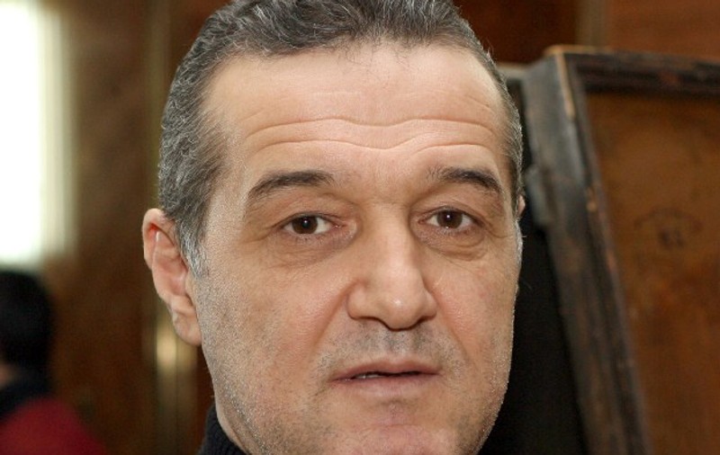 Aroganţă marca Gigi Becali: ”Dacă Steaua iese campioană, îmi cumpăr avion!”