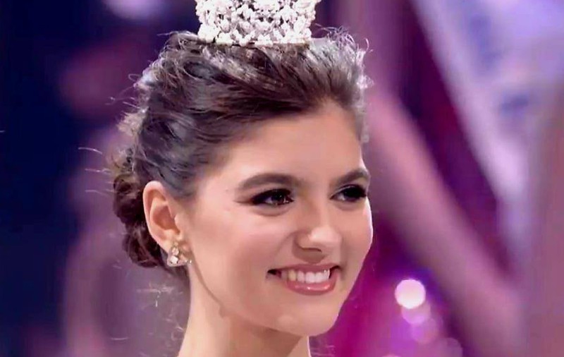 GALERIE FOTO/ O arădeancă de 19 ani a obținut locul 4 la Miss Internaţional, în Japonia. Bianca Tirsin a reușit performanța să se claseze în top 5 doi ani consecutiv
