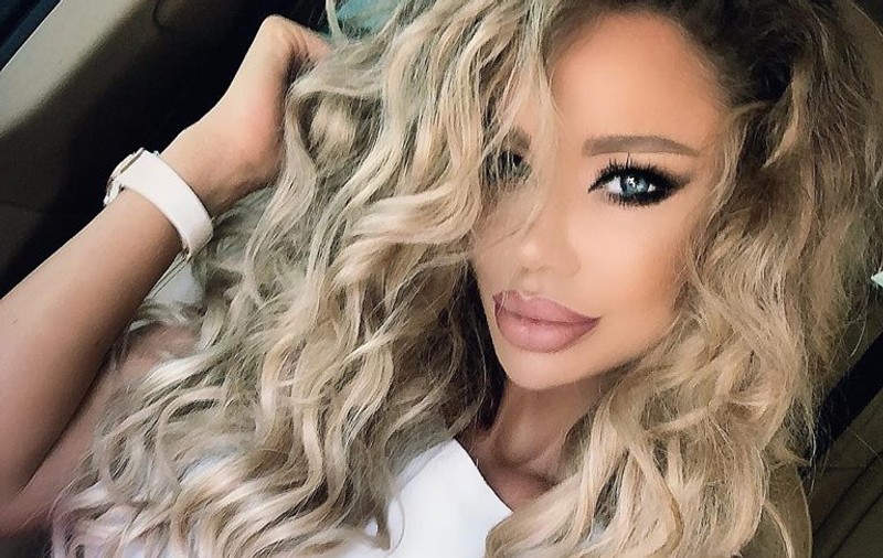 Bianca Drăgușanu s-a pozat sexy în pat. Ce i-a fost dat să audă: "Ești femeie cu copil"