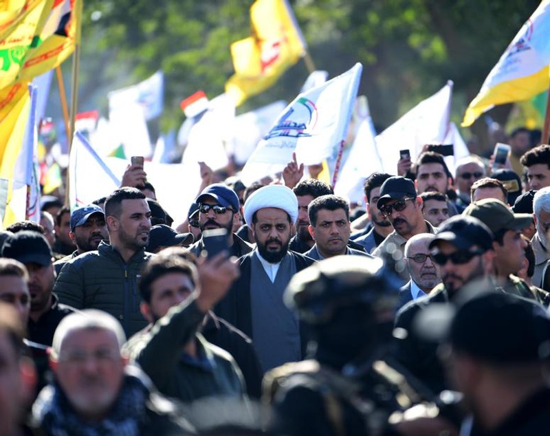 Stare de asediu la ambasada SUA din Bagdad. Mii de protestatari violenți au strigat ”Moarte Americii”