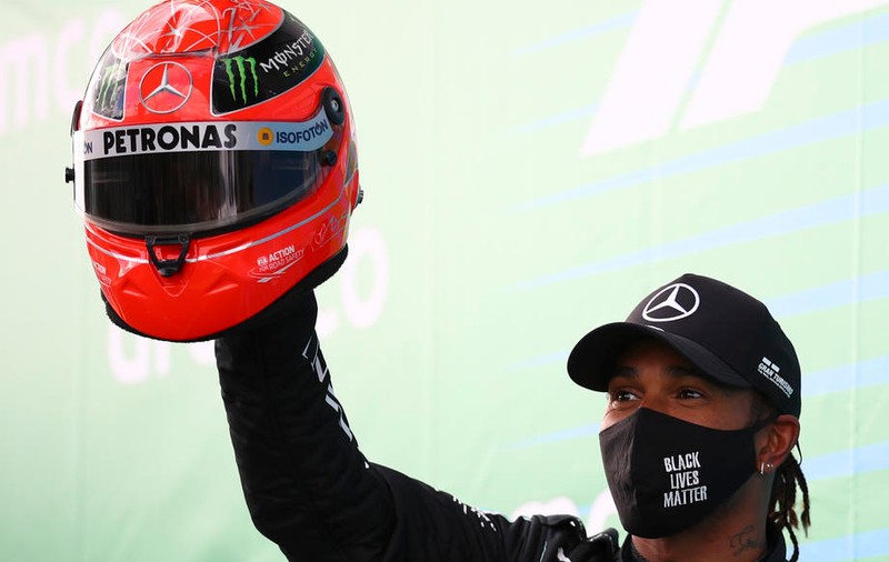 Pilotul Lewis Hamilton va fi făcut cavaler al Imperiului Britanic. Când va avea loc ceremonia