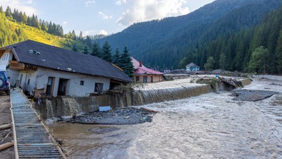 Pericol de inundații în România de la 1 iunie: Hidrologii au emis Cod galben pentru Someș, Mureș și Argeș