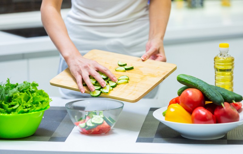 Postul Crăciunului 2025 începe pe 15 noiembrie: tradiții, reguli alimentare și învățăturile lui Arsenie Boca