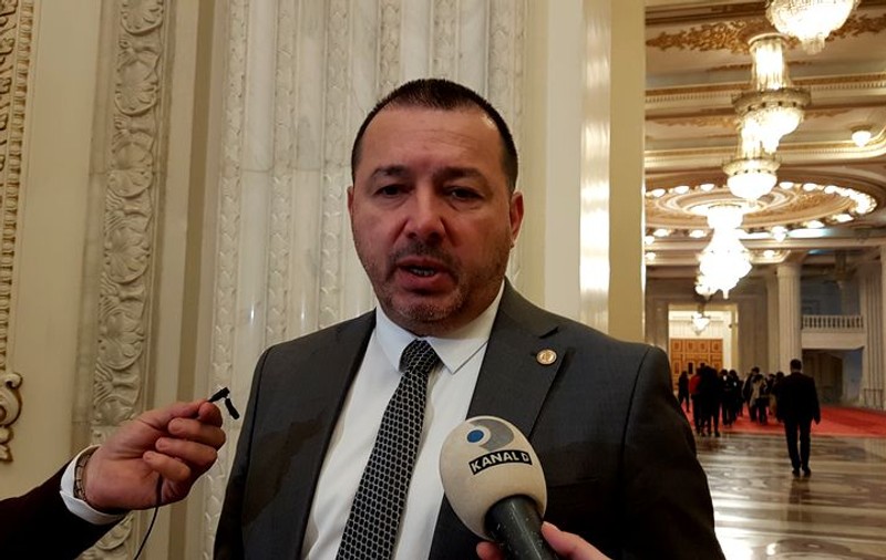 Faptele de corupție în formă agravantă, dezincriminate. Șpaga, infracțiune doar dacă e luată ”pentru sine”