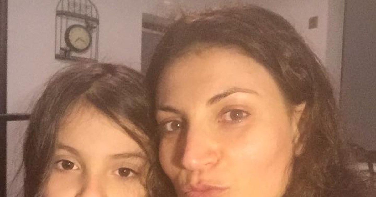 Ioana Ginghină, alături de fiica ei, Ruxandra, selfie în casă