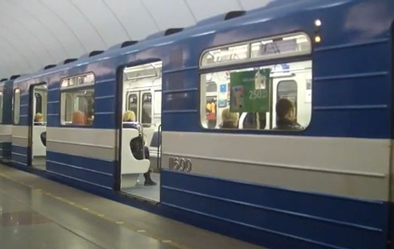 La Sankt Petersburg a fost inaugurată staţia de metrou "Bucureşti". Arhitectura staţiei are imagini cu Capitala României