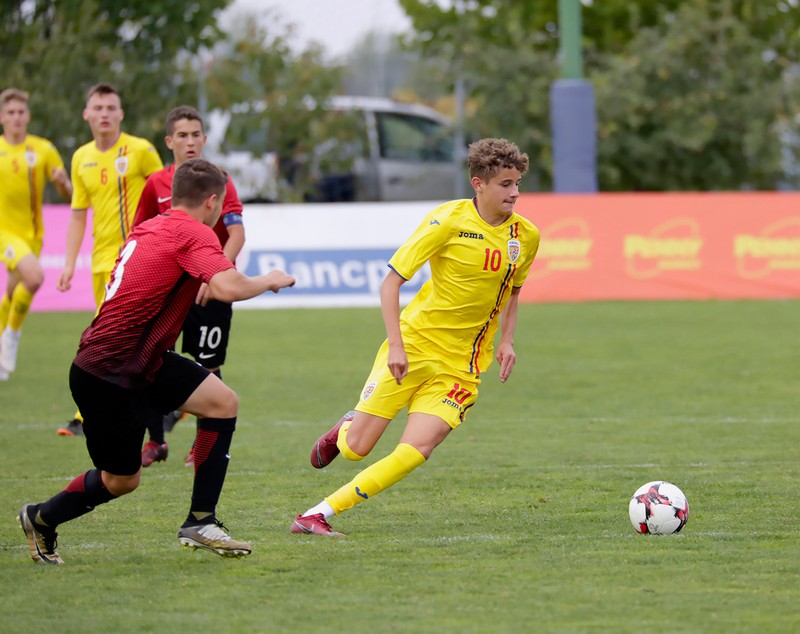 Cosmin Contra le-a făcut galerie juniorilor U16 în meciul cu Turcia: ”Suntem pe drumul cel bun”. Nicolas Popescu, decarul tricolorilor