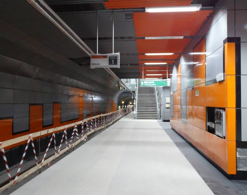 FOTO | Cum arată stațiile de la metroul Drumul Taberei cu opt luni înainte de termenul de finalizare. Au fost aduşi şi muncitori din Sri Lanka