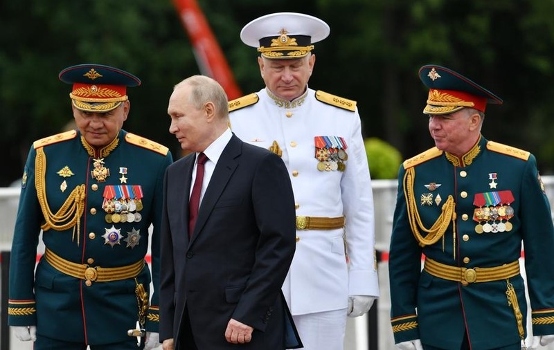 Putin a schimbat patru dintre cei cinci generali cărora le-a ordonat să invadeze Ucraina, în februarie, susțin serviciile de informații britanice