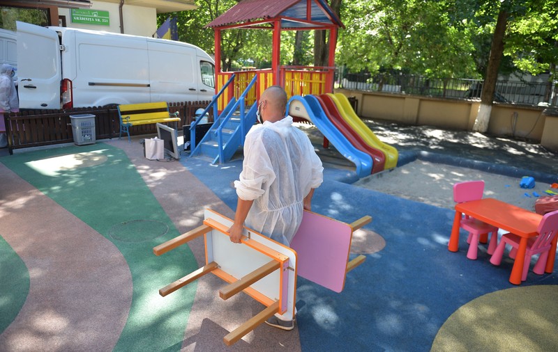 Șapte școli din Prahova trec din scenariul verde în cel roșu, după prima zi de școală. Care e motivul