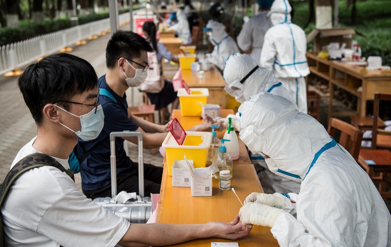 Wuhan va testa toată populația la COVID, după ce a depistat câteva cazuri