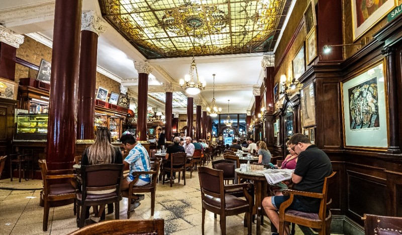 Café Tortoni din Buenos Aires. Sursa foto: Shutterstock