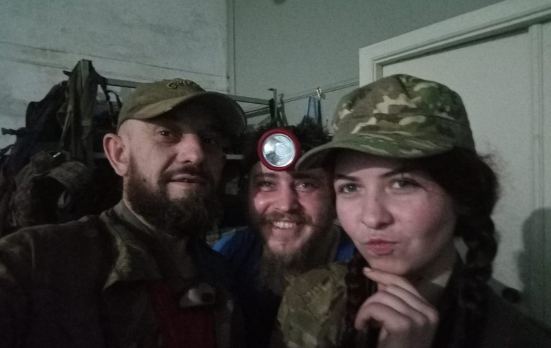 „Stelele se sting, dar noi vom trăi pentru totdeauna. La fel ca Ucraina”. Mesajul Ekaterinei, „Pasărea Mariupolului”, soldat în garnizoana care apără combinatul Azovstal