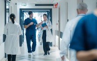 O regulă nouă ar putea aduce mai ușor medicii români din Marea Britanie înapoi în spitalele din țară. Imagine cu caracter ilustrativ. Sursă foto. Shutterstock