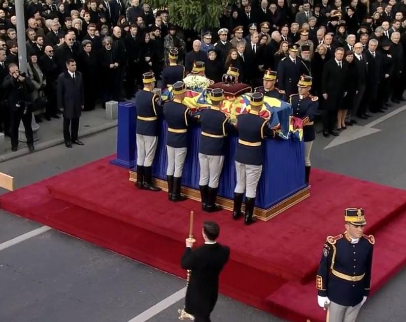 FOTO&VIDEO. România și-a luat rămas bun de la Regele Mihai. Ultimul drum pentru ultimul Rege al românilor
