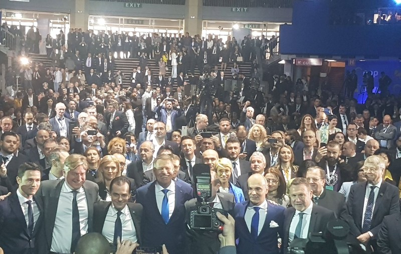 Preşedintele Klaus Iohannis participă la şedinţa conducerii PNL, de la Sibiu. Şeful statului va veni şi la mitingurile liberalilor de la Iaşi şi Bucureşti