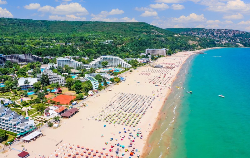 Românii sunt cei mai cheltuitori turiști din Bulgaria: „Polonezii mănâncă din sacoșă, francezii caută doar ce e ieftin”