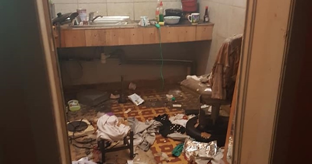 Două fetițe din Galați găsite singure în casă, într-o mizerie de nedescris