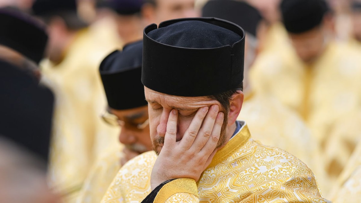 Ierarhi, preoti, monahi, monahii si credinciosi mireni din Capitala si din judetul Ilfov participa la pelerinajul organizat de Patriarhia Romana si Arhiepiscopia Bucurestilor cu ocazia sarbatoririi Floriilor, in Bucuresti, sambata, 4 aprilie 2026.
