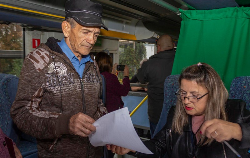 În Luhansk, oamenii „sunt scoși din case cu forța, ca să voteze la referendum”, susține guvernatorul ucrainean
