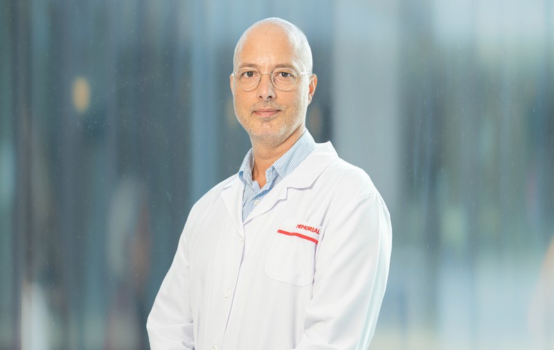 Tratamentele de ultimă generație și medicii supraspecializați în străinătate redau speranța de viață românilor care suferă de cancer hepatic