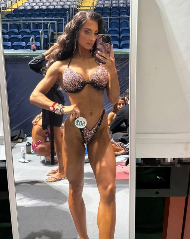 O româncă e a doua cea mai frumoasă femeie din lume în costum de baie. Cum arată Narcisa Martin, vicecampioană la Mondialul de Fitness